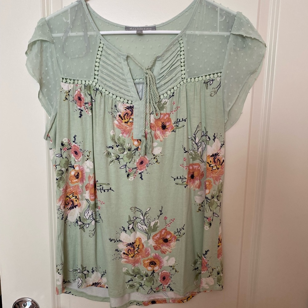Daniel Rainn Seafoam Green Floral Tie-Neck Flutter Sleeve Top